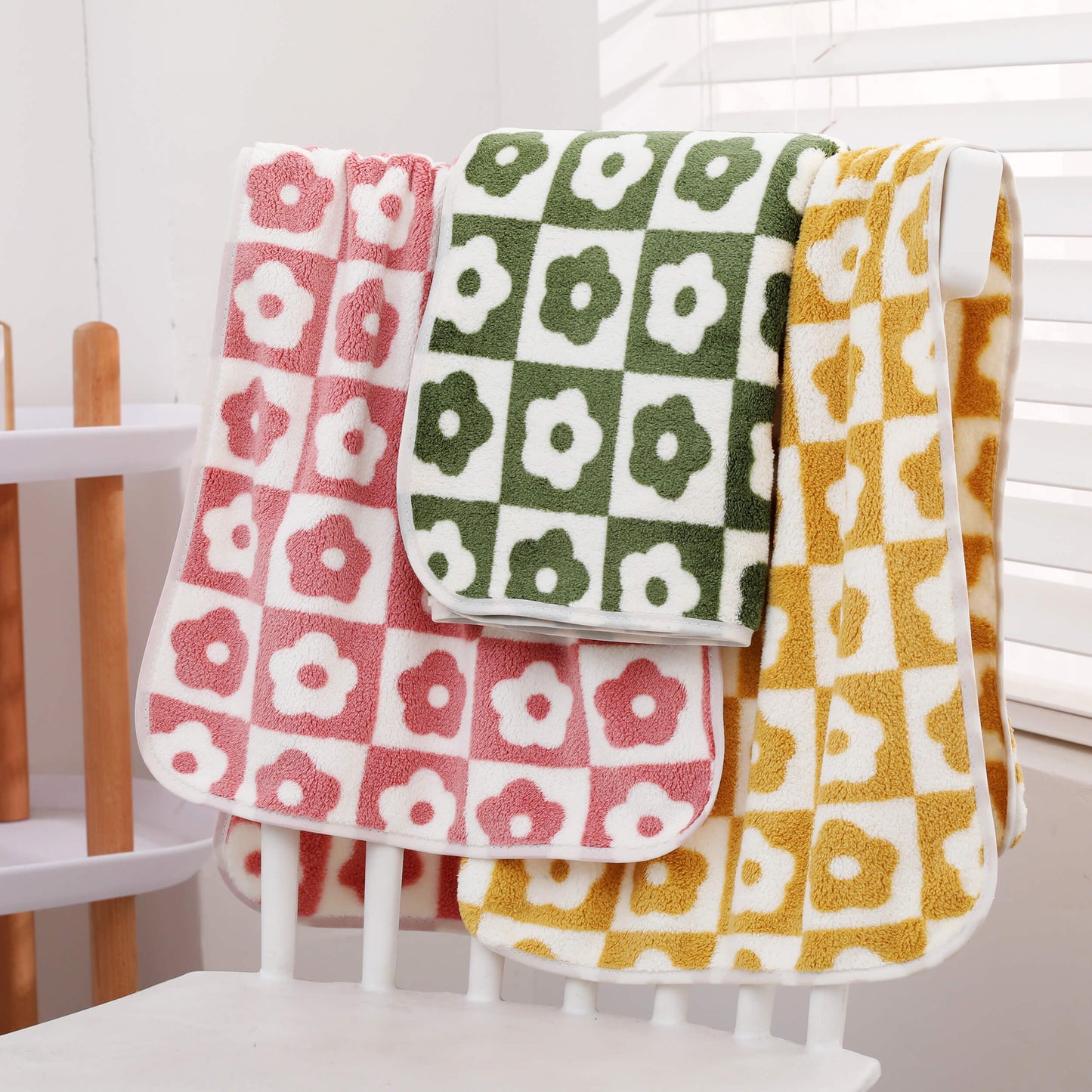 3pcs Plum Blossom and Soft Coral Fleece Household Towels - Soft and Absorbent Face, Wash, and Hand Towels - 34.8x74.93cm, Bathroom Accessory