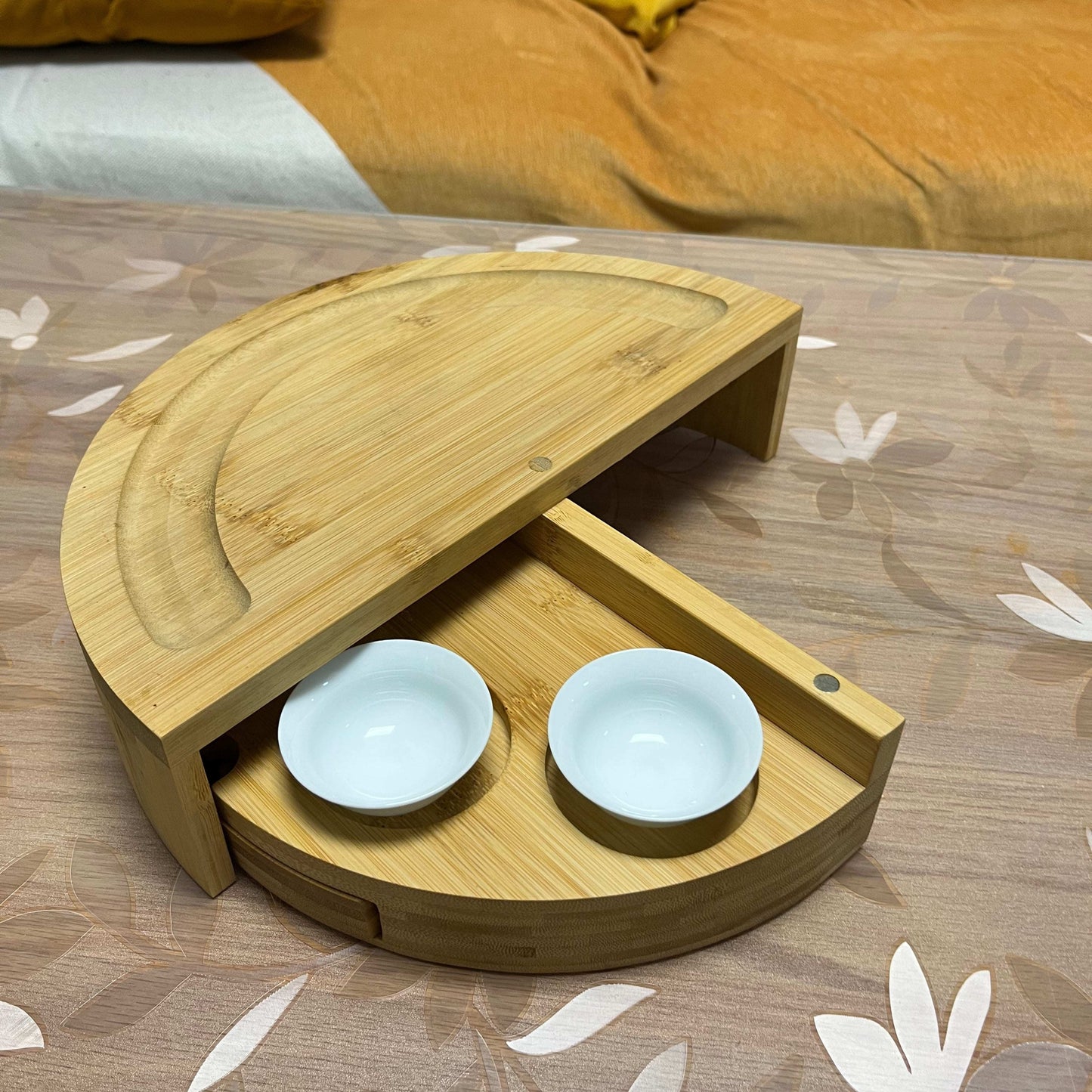 1 Set Elegant Bamboo Cheese Board with Slide-Out Drawer, Foldable Storage, and Serving Essentials - Ideal for Entertaining and Celebrations